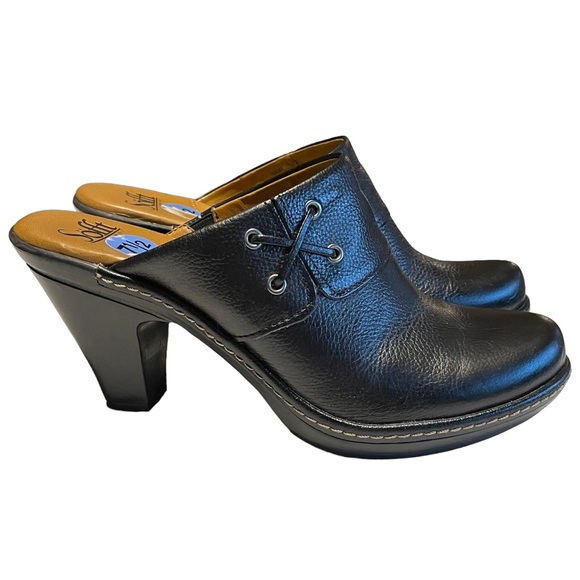 Sofft Shoes - Soffit Black Pebbled Leather Clogs Size 7.5 EUC